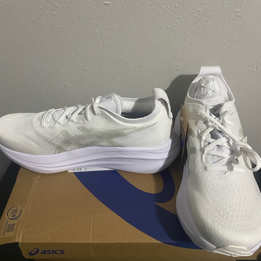 ASICS Men’s White Running Shoes